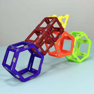 주문 자석 타일 조립 교통 차량에 대한 다재다능한 디자인 전동차 online manufacture